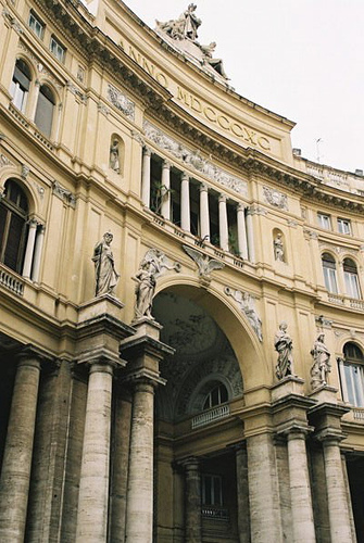 galleria umberto ingresso